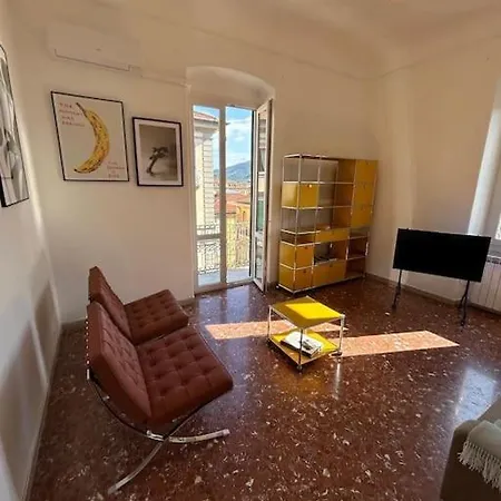 Fancy Bright With And Mountain View On An Ancient Staircase 5 Mins To The Station With 2 Balcony With Amazing View