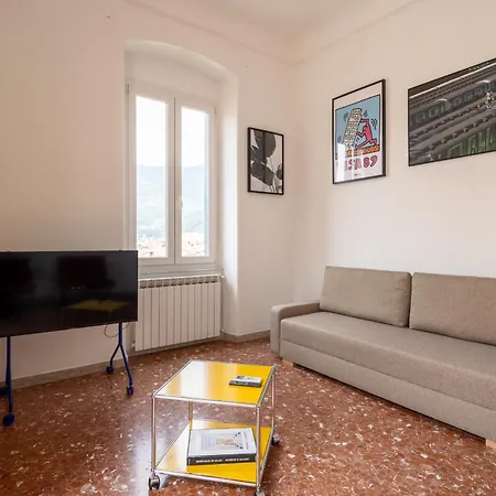 Apartment Fancy Bright With And Mountain View On An Ancient Staircase 5 Mins To The Station With 2 Balcony With Amazing View