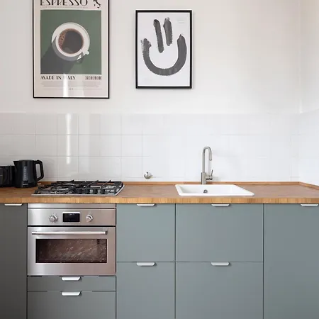 Fancy Bright With And Mountain View On An Ancient Staircase 5 Mins To The Station With 2 Balcony With Amazing View Apartment La Spezia