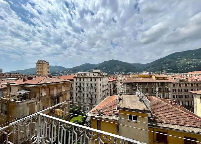 Fancy Bright With And Mountain View On An Ancient Staircase 5 Mins To The Station With 2 Balcony With Amazing View Apartment La Spezia