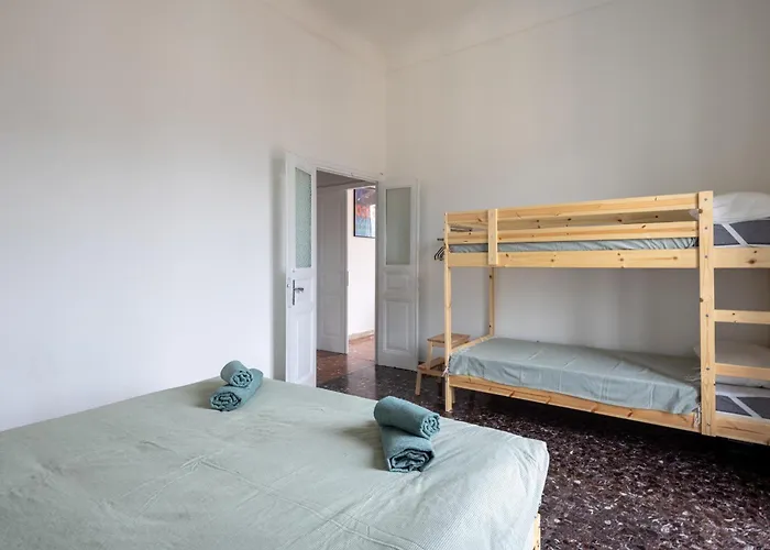 Apartment Fancy Bright With And Mountain View On An Ancient Staircase 5 Mins To The Station With 2 Balcony With Amazing View