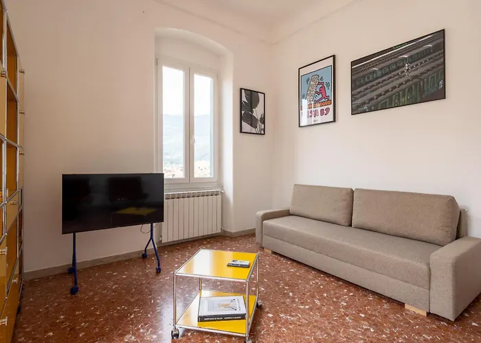 Apartment Fancy Bright With And Mountain View On An Ancient Staircase 5 Mins To The Station With 2 Balcony With Amazing View