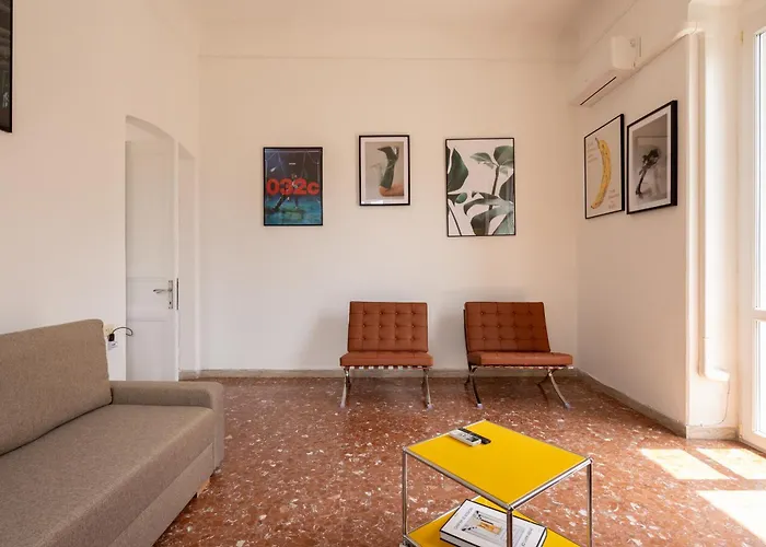 Fancy Bright With And Mountain View On An Ancient Staircase 5 Mins To The Station With 2 Balcony With Amazing View * La Spezia