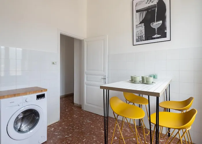 Fancy Bright With And Mountain View On An Ancient Staircase 5 Mins To The Station With 2 Balcony With Amazing View Apartment La Spezia