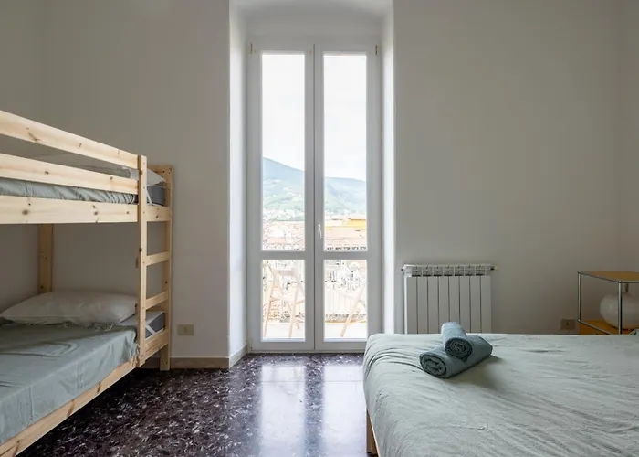 Fancy Bright With And Mountain View On An Ancient Staircase 5 Mins To The Station With 2 Balcony With Amazing View Apartment La Spezia