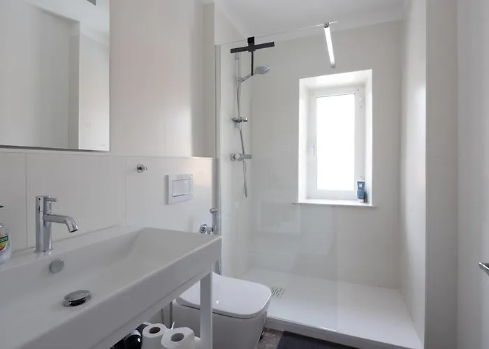 Apartment Fancy Bright With And Mountain View On An Ancient Staircase 5 Mins To The Station With 2 Balcony With Amazing View La Spezia