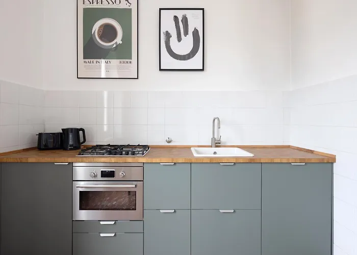 Fancy Bright With And Mountain View On An Ancient Staircase 5 Mins To The Station With 2 Balcony With Amazing View Apartment La Spezia